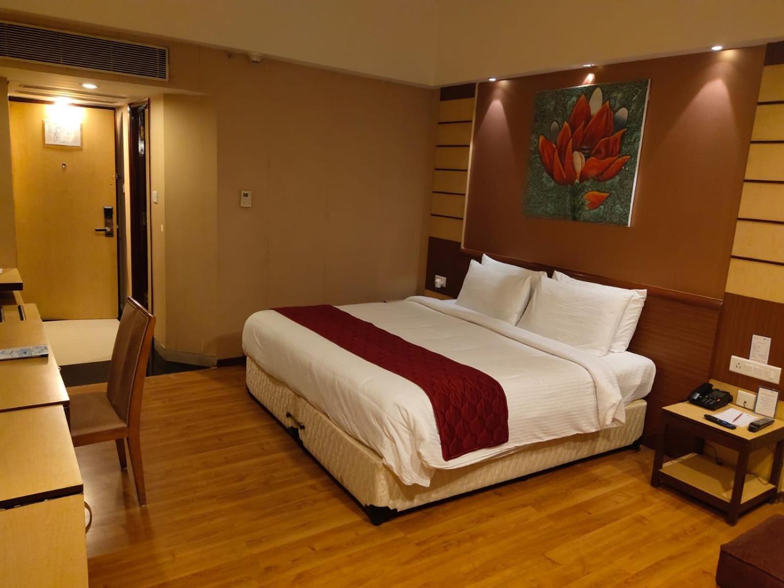 Hotel The Plaza Хидерабад Екстериор снимка