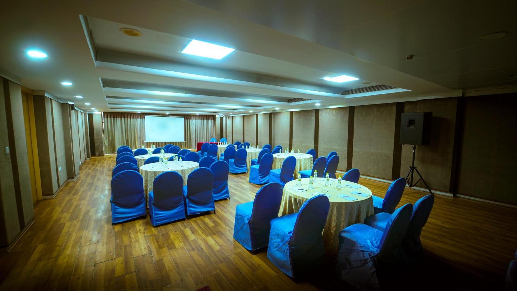 Hotel The Plaza Хидерабад Екстериор снимка