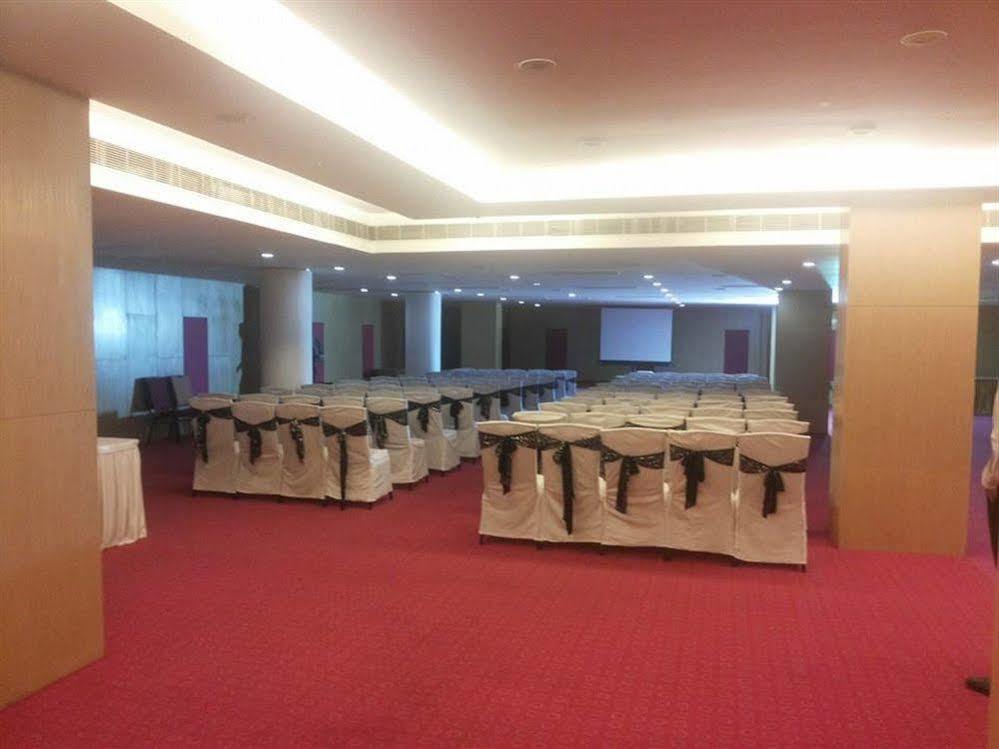 Hotel The Plaza Хидерабад Екстериор снимка