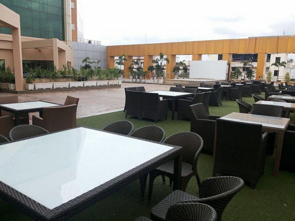 Hotel The Plaza Хидерабад Екстериор снимка